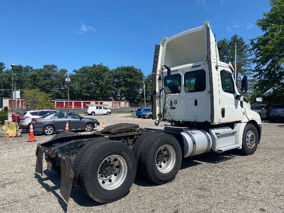 Day Cab Tractor-Heavy Duty Tractors-Freightliner-2020-T12664ST-Fitchburg-MA-373,168\n\t\tmiles-$ 54,000 - Image 6