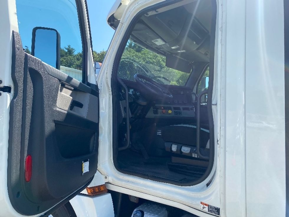 Day Cab Tractor-Heavy Duty Tractors-Freightliner-2020-T12664ST-Fitchburg-MA-373,168\n\t\tmiles-$ 54,000 - Image 8