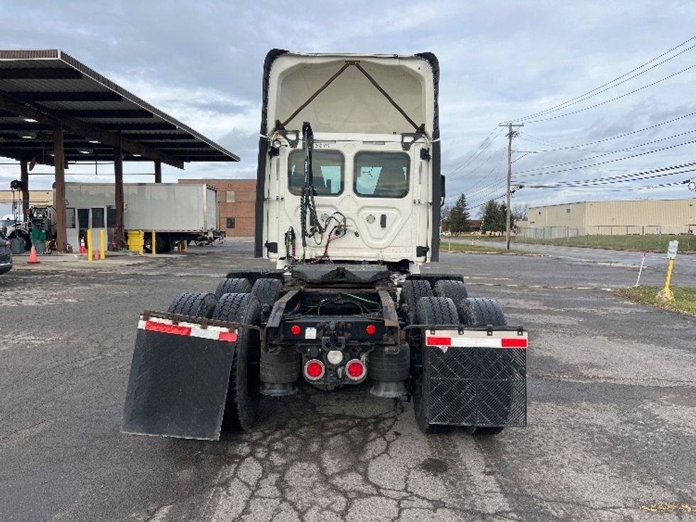 Day Cab Tractor-Heavy Duty Tractors-Freightliner-2020-T12664ST-Flower Mound-TX-674,365\n\t\tmiles-$ 28,500 - Image 6