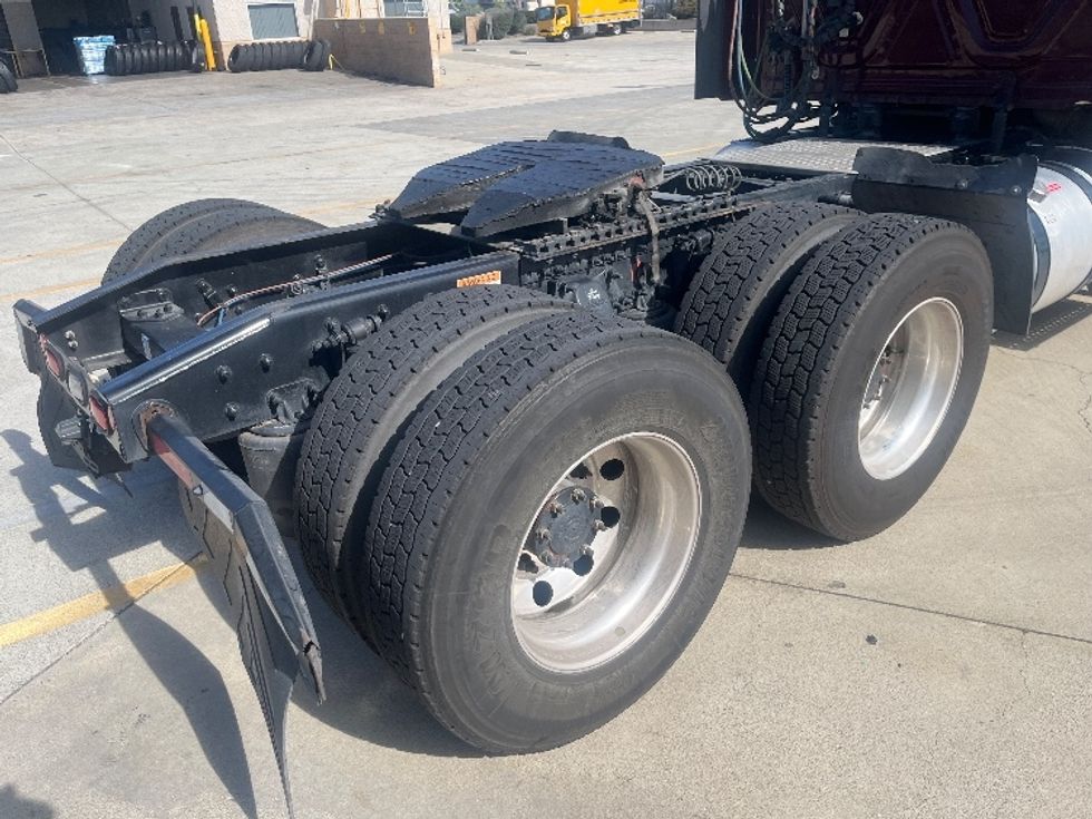 Day Cab Tractor-Heavy Duty Tractors-Freightliner-2020-T12664ST-Fontana-CA-181,376\n\t\tmiles-$ 66,500 - Image 18