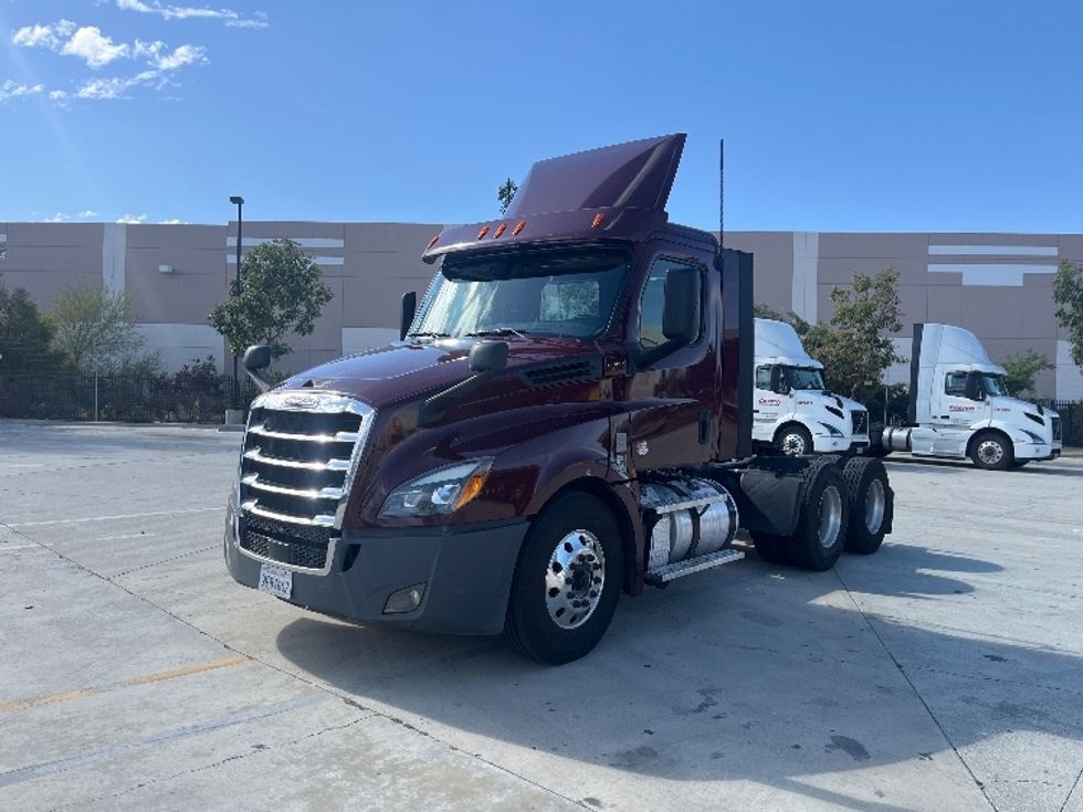 Day Cab Tractor-Heavy Duty Tractors-Freightliner-2020-T12664ST-Fontana-CA-181,376\n\t\tmiles-$ 66,500 - Image 3