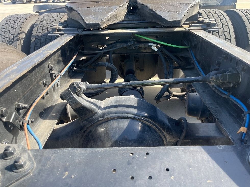 Day Cab Tractor-Heavy Duty Tractors-Freightliner-2020-T12664ST-Fontana-CA-181,376\n\t\tmiles-$ 66,500 - Image 6