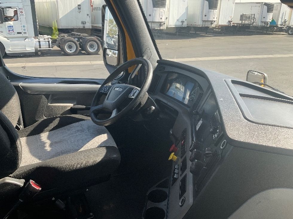 Day Cab Tractor-Heavy Duty Tractors-Freightliner-2020-T12664ST-Fontana-CA-205,391\n\t\tmiles-$ 77,000 - Image 14