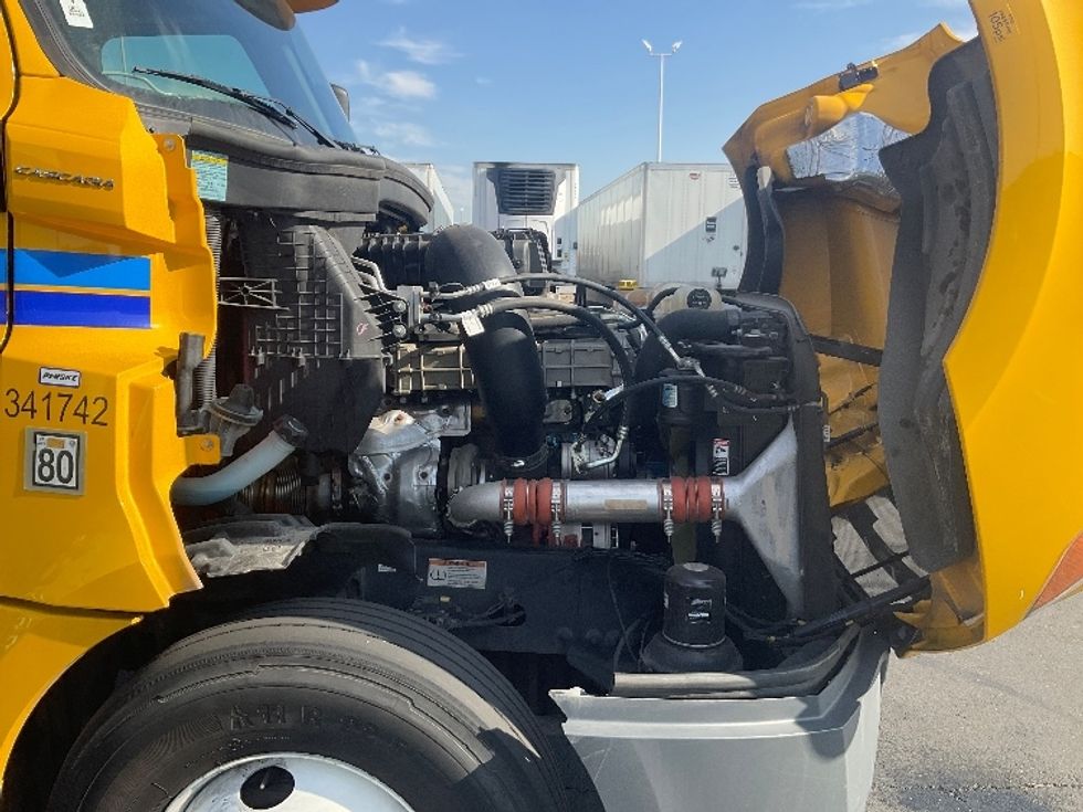Day Cab Tractor-Heavy Duty Tractors-Freightliner-2020-T12664ST-Fontana-CA-205,391\n\t\tmiles-$ 77,000 - Image 15