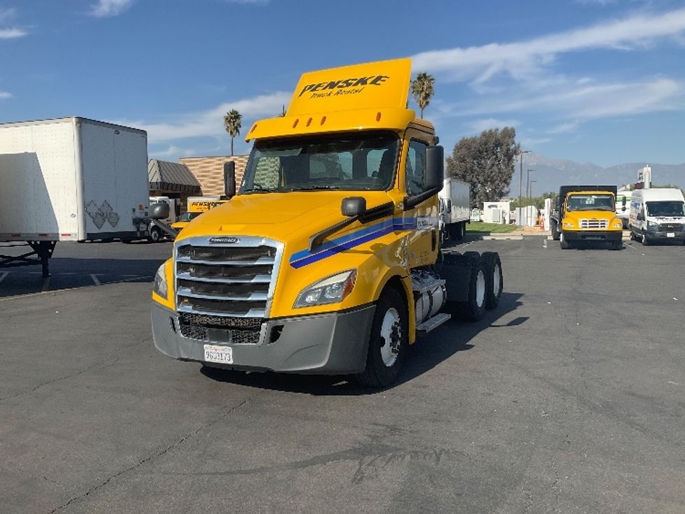 Day Cab Tractor-Heavy Duty Tractors-Freightliner-2020-T12664ST-Fontana-CA-205,391\n\t\tmiles-$ 77,000 - Image 3