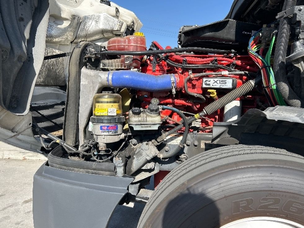 Day Cab Tractor-Heavy Duty Tractors-Freightliner-2020-T12664ST-Fontana-CA-237,259\n\t\tmiles-$ 61,750 - Image 16