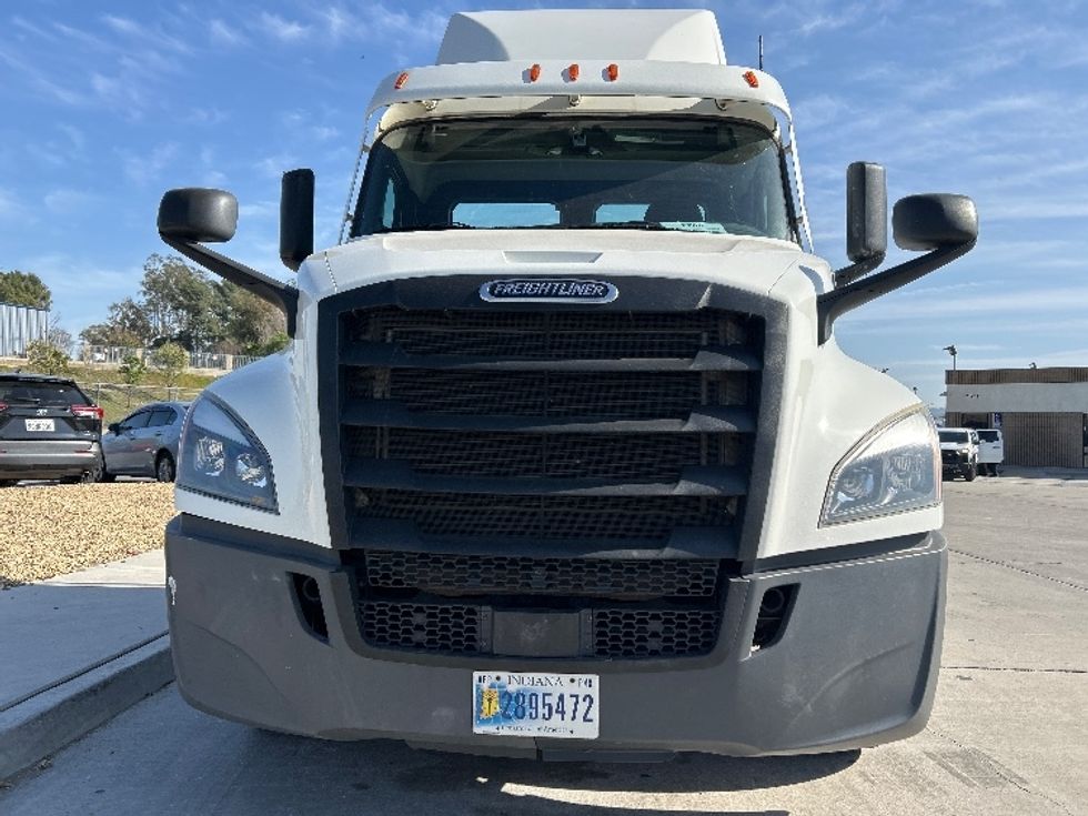 Day Cab Tractor-Heavy Duty Tractors-Freightliner-2020-T12664ST-Fontana-CA-237,259\n\t\tmiles-$ 61,750 - Image 2