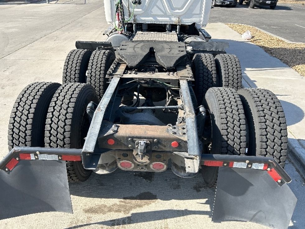 Day Cab Tractor-Heavy Duty Tractors-Freightliner-2020-T12664ST-Fontana-CA-237,259\n\t\tmiles-$ 61,750 - Image 6