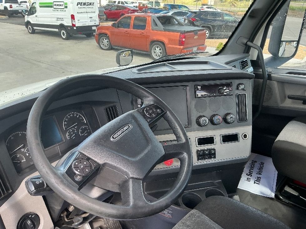 Day Cab Tractor-Heavy Duty Tractors-Freightliner-2020-T12664ST-Fontana-CA-239,605\n\t\tmiles-$ 61,000 - Image 10