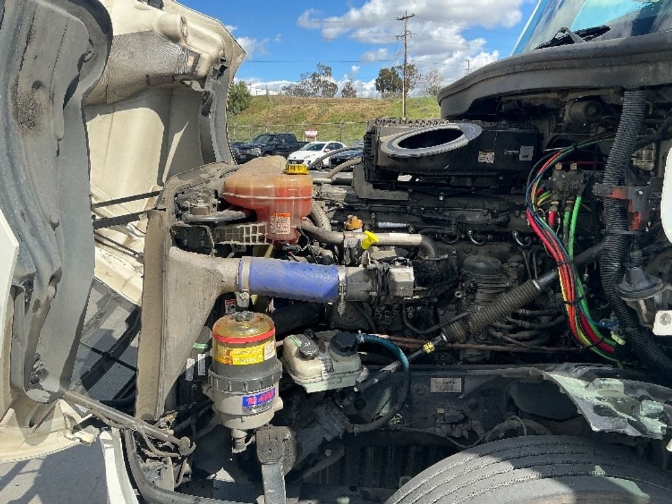 Day Cab Tractor-Heavy Duty Tractors-Freightliner-2020-T12664ST-Fontana-CA-239,605\n\t\tmiles-$ 61,000 - Image 16