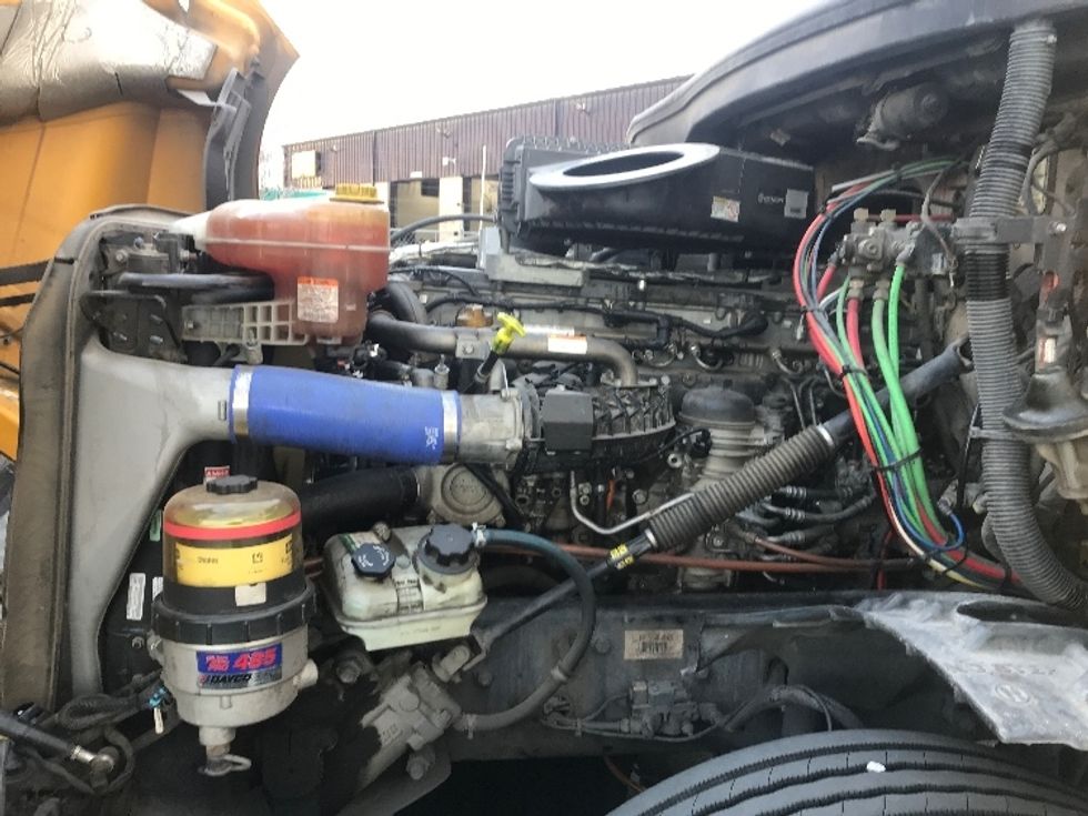 Day Cab Tractor-Heavy Duty Tractors-Freightliner-2020-T12664ST-Fontana-CA-267,646\n\t\tmiles-$ 64,250 - Image 16