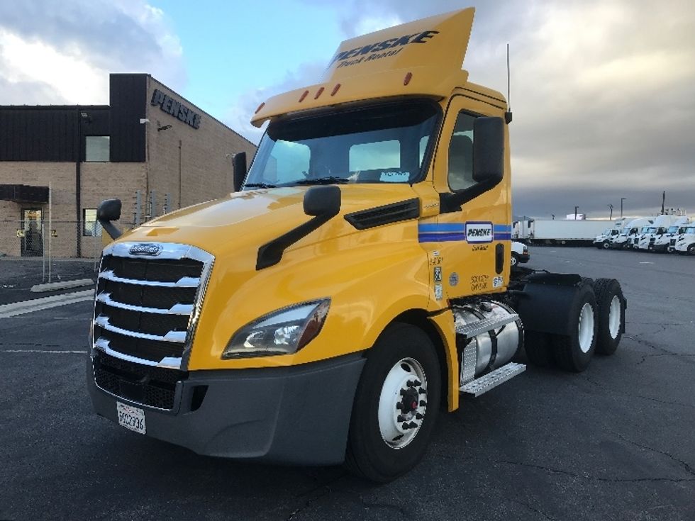 Day Cab Tractor-Heavy Duty Tractors-Freightliner-2020-T12664ST-Fontana-CA-267,646\n\t\tmiles-$ 64,250 - Image 3