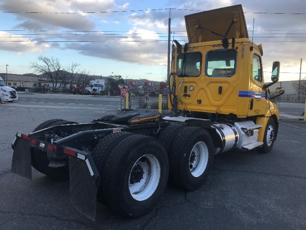 Day Cab Tractor-Heavy Duty Tractors-Freightliner-2020-T12664ST-Fontana-CA-267,646\n\t\tmiles-$ 64,250 - Image 7