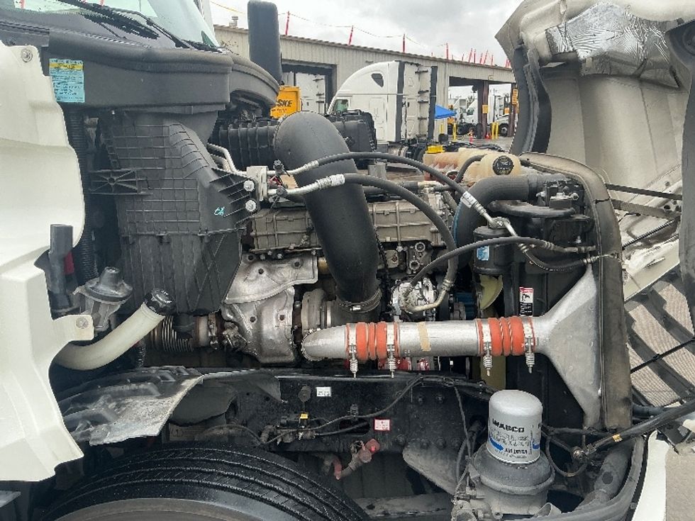 Day Cab Tractor-Heavy Duty Tractors-Freightliner-2020-T12664ST-Fontana-CA-269,073\n\t\tmiles-$ 59,250 - Image 15