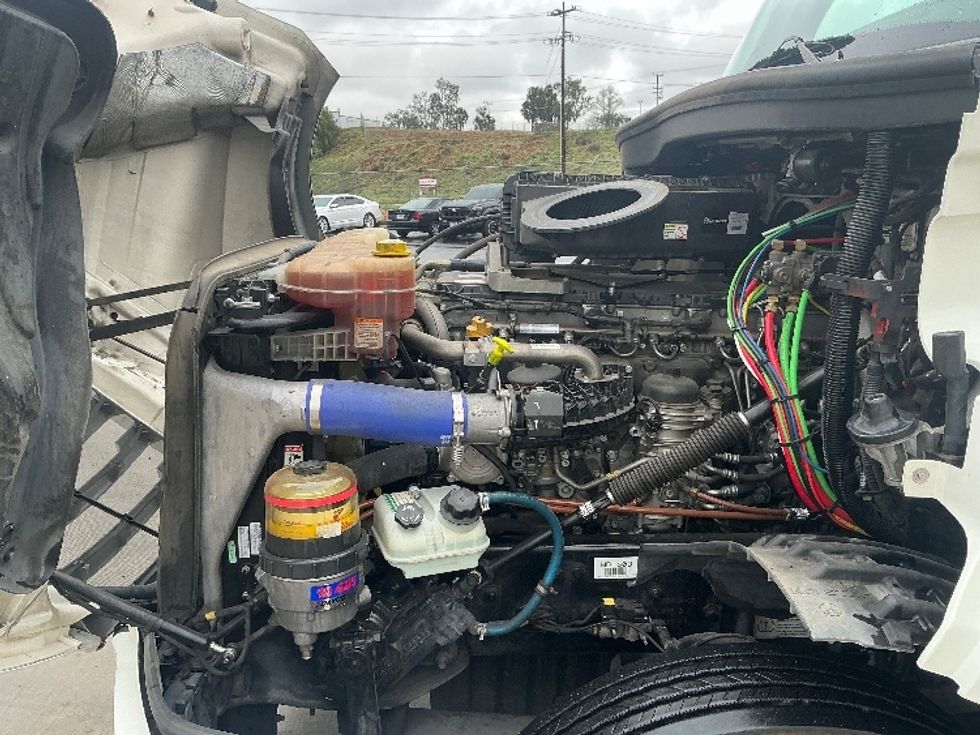 Day Cab Tractor-Heavy Duty Tractors-Freightliner-2020-T12664ST-Fontana-CA-269,073\n\t\tmiles-$ 59,250 - Image 16