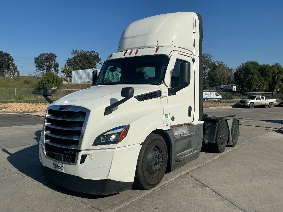 Day Cab Tractor-Heavy Duty Tractors-Freightliner-2020-T12664ST-Fontana-CA-280,061\n\t\tmiles-$ 58,000 - Image 3