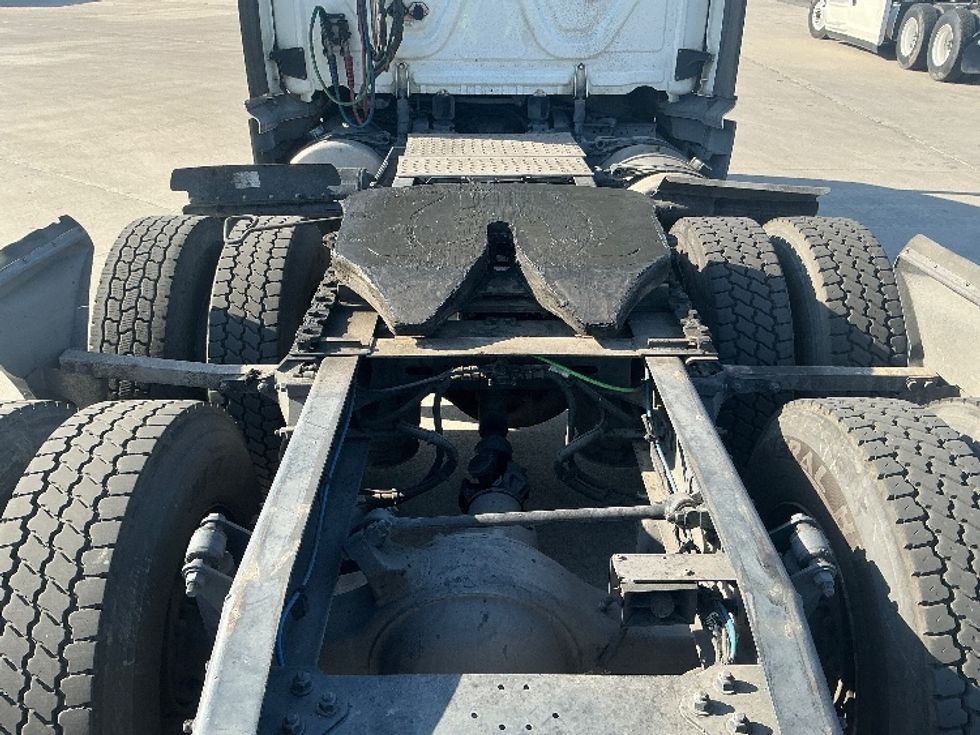 Day Cab Tractor-Heavy Duty Tractors-Freightliner-2020-T12664ST-Fontana-CA-280,061\n\t\tmiles-$ 58,000 - Image 6