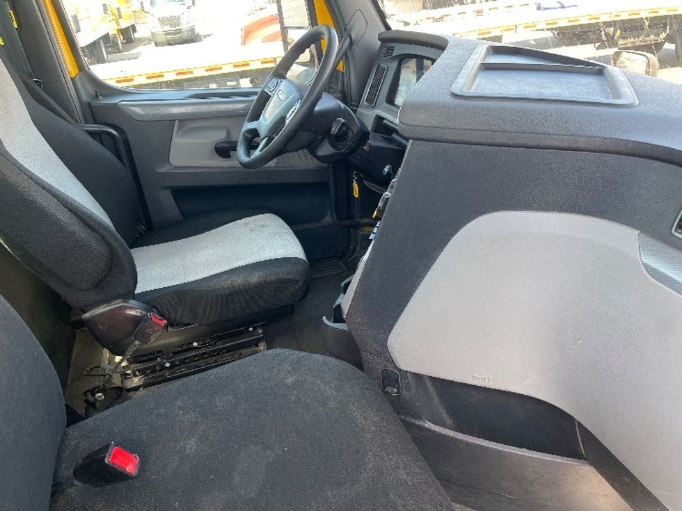 Day Cab Tractor-Heavy Duty Tractors-Freightliner-2020-T12664ST-Fontana-CA-300,585\n\t\tmiles-$ 56,500 - Image 13