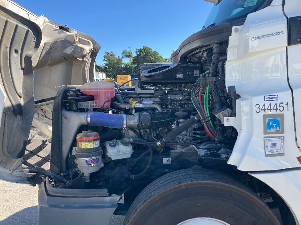 Day Cab Tractor-Heavy Duty Tractors-Freightliner-2020-T12664ST-Fontana-CA-312,600\n\t\tmiles-$ 61,250 - Image 16