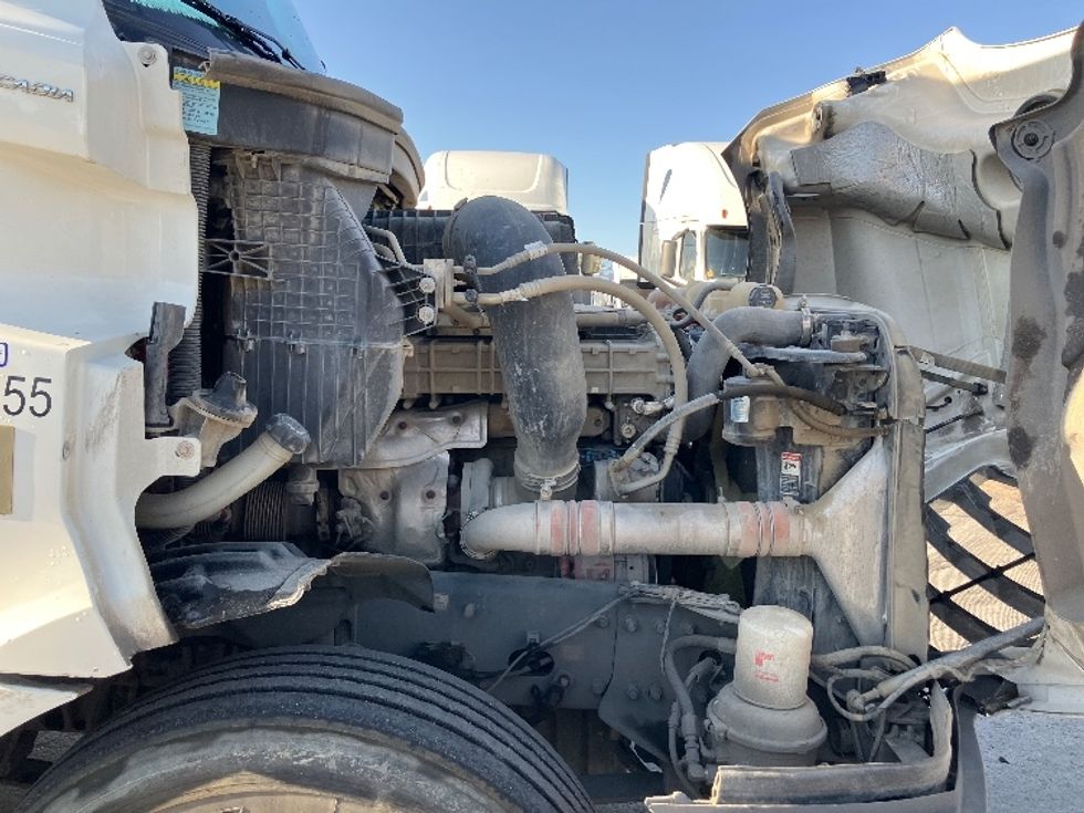 Day Cab Tractor-Heavy Duty Tractors-Freightliner-2020-T12664ST-Fontana-CA-314,463\n\t\tmiles-$ 61,000 - Image 14