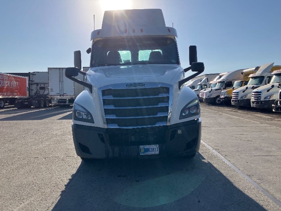 Day Cab Tractor-Heavy Duty Tractors-Freightliner-2020-T12664ST-Fontana-CA-314,463\n\t\tmiles-$ 61,000 - Image 2
