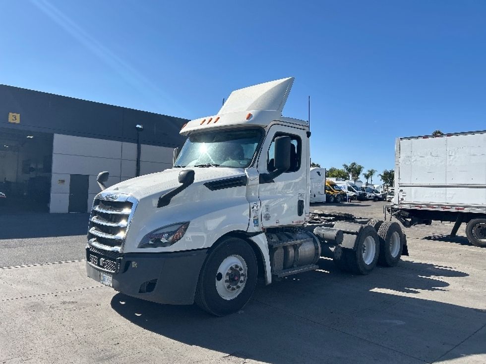Day Cab Tractor-Heavy Duty Tractors-Freightliner-2020-T12664ST-Fontana-CA-314,463\n\t\tmiles-$ 61,000 - Image 3
