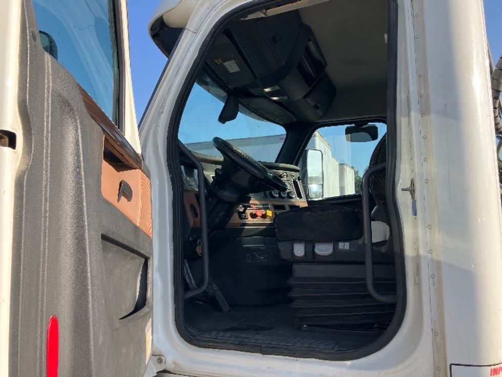 Day Cab Tractor-Heavy Duty Tractors-Freightliner-2020-T12664ST-Fontana-CA-314,463\n\t\tmiles-$ 61,000 - Image 8