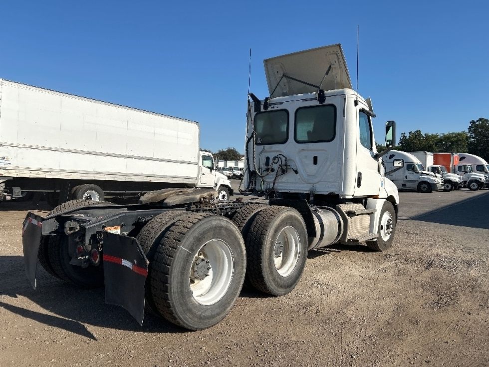 Day Cab Tractor-Heavy Duty Tractors-Freightliner-2020-T12664ST-Fontana-CA-314,854\n\t\tmiles-$ 61,000 - Image 7