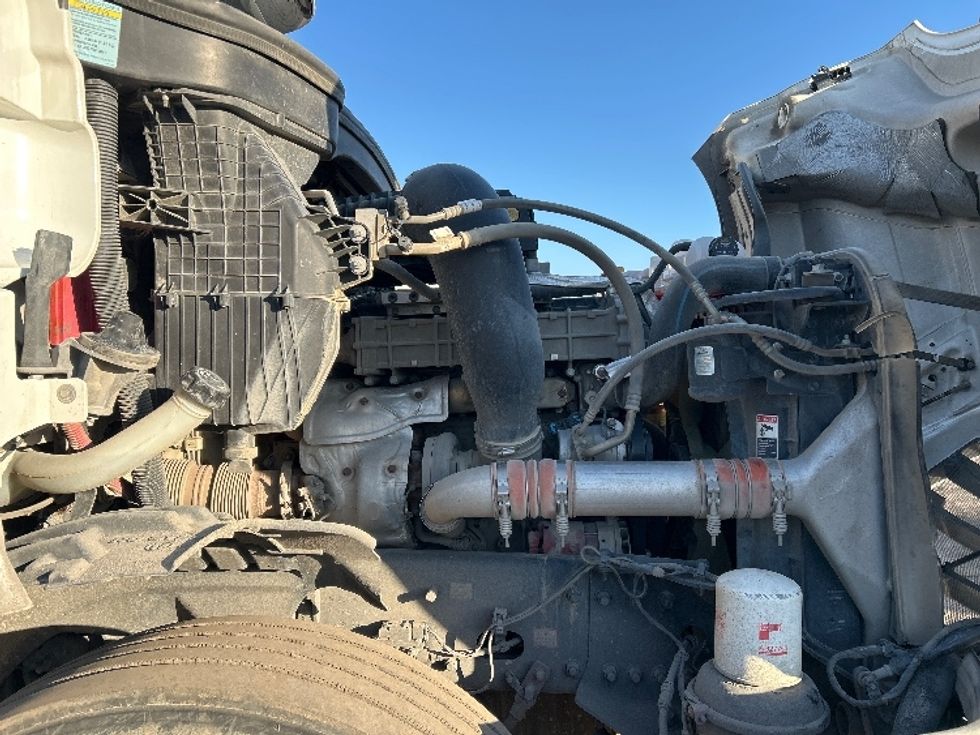 Day Cab Tractor-Heavy Duty Tractors-Freightliner-2020-T12664ST-Fontana-CA-316,720\n\t\tmiles-$ 61,000 - Image 15