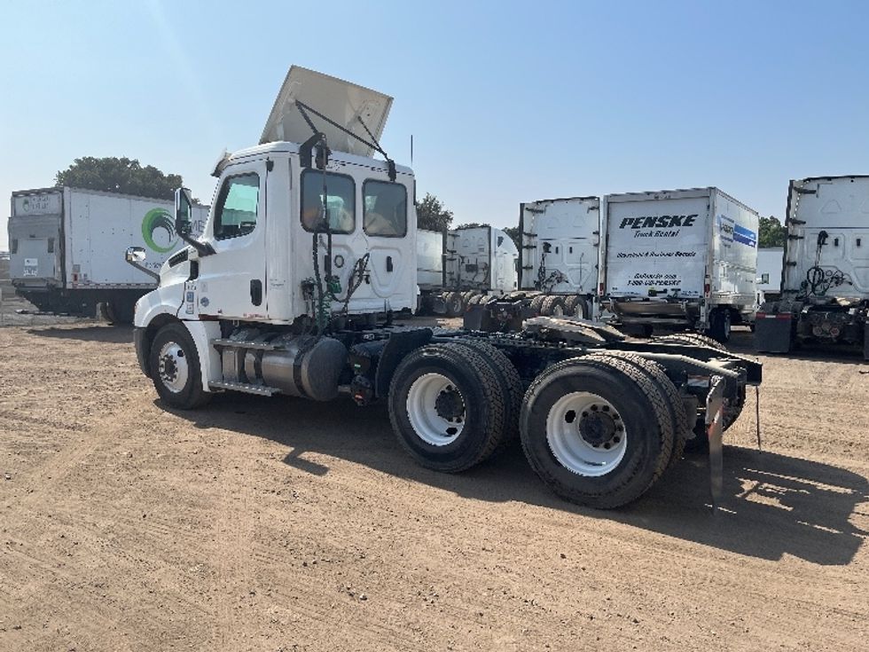 Day Cab Tractor-Heavy Duty Tractors-Freightliner-2020-T12664ST-Fontana-CA-317,587\n\t\tmiles-$ 60,750 - Image 5