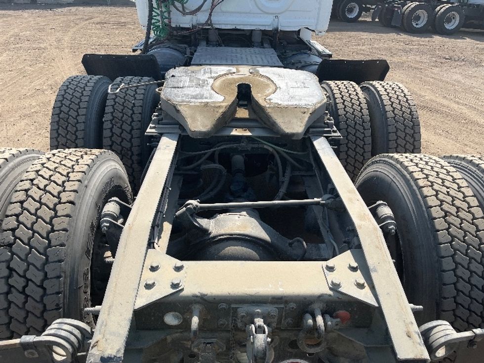 Day Cab Tractor-Heavy Duty Tractors-Freightliner-2020-T12664ST-Fontana-CA-317,587\n\t\tmiles-$ 60,750 - Image 6