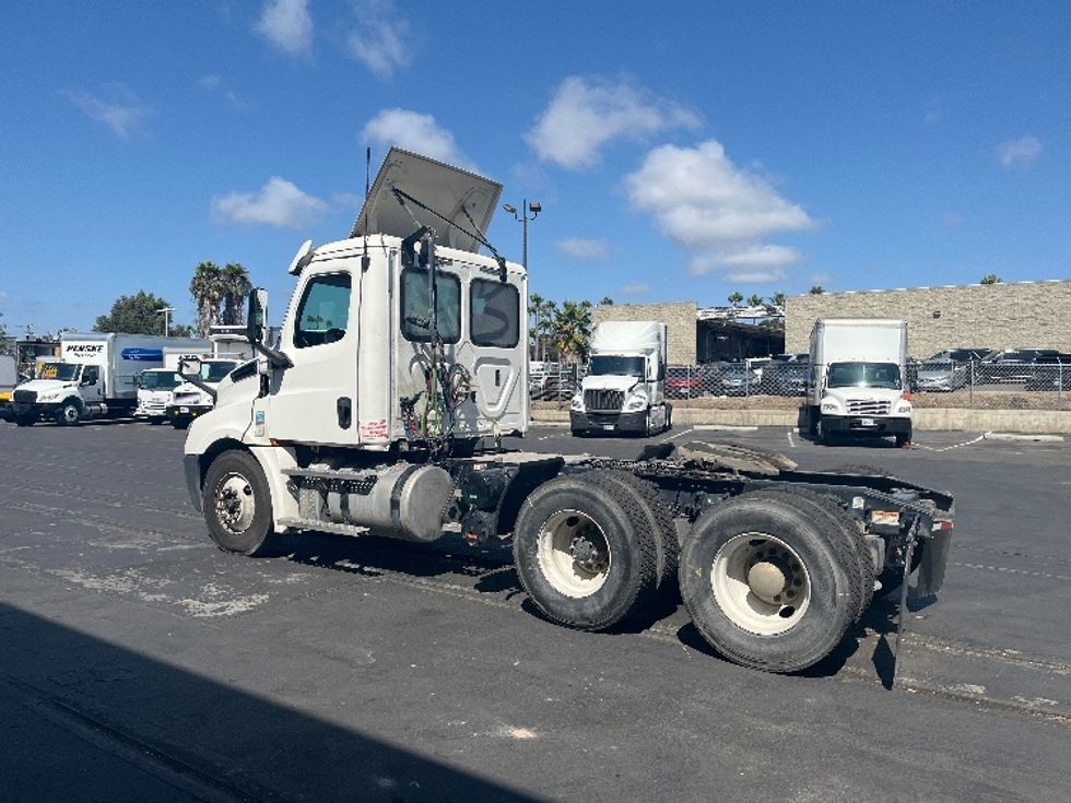 Day Cab Tractor-Heavy Duty Tractors-Freightliner-2020-T12664ST-Fontana-CA-319,961\n\t\tmiles-$ 57,750 - Image 5