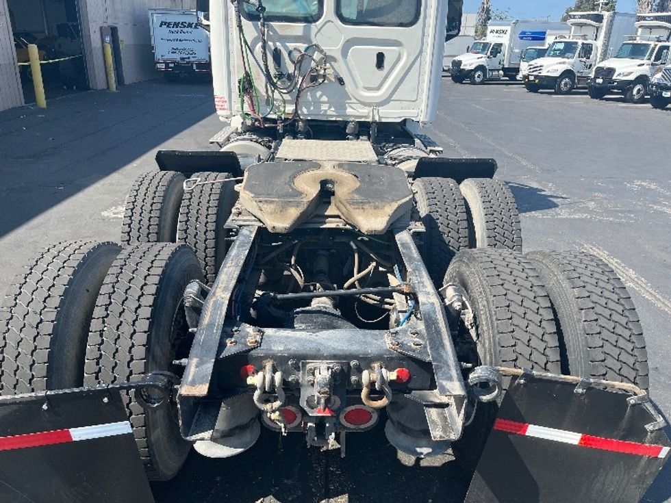 Day Cab Tractor-Heavy Duty Tractors-Freightliner-2020-T12664ST-Fontana-CA-319,961\n\t\tmiles-$ 57,750 - Image 6