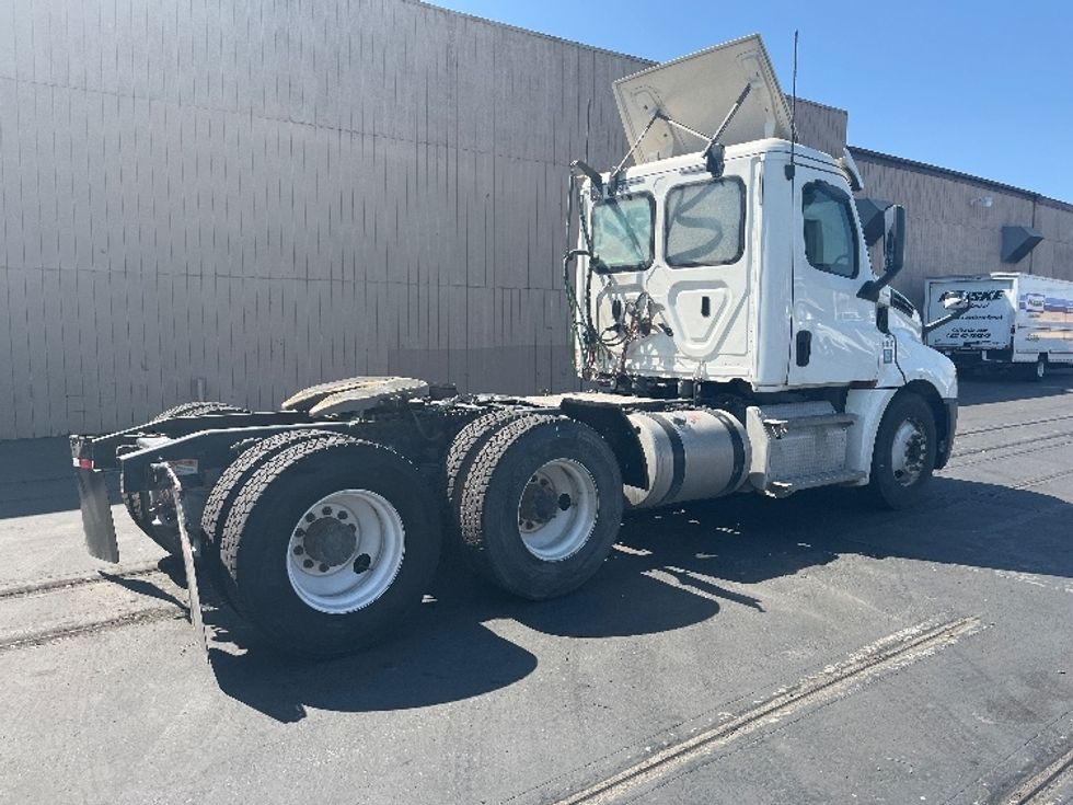 Day Cab Tractor-Heavy Duty Tractors-Freightliner-2020-T12664ST-Fontana-CA-319,961\n\t\tmiles-$ 57,750 - Image 7