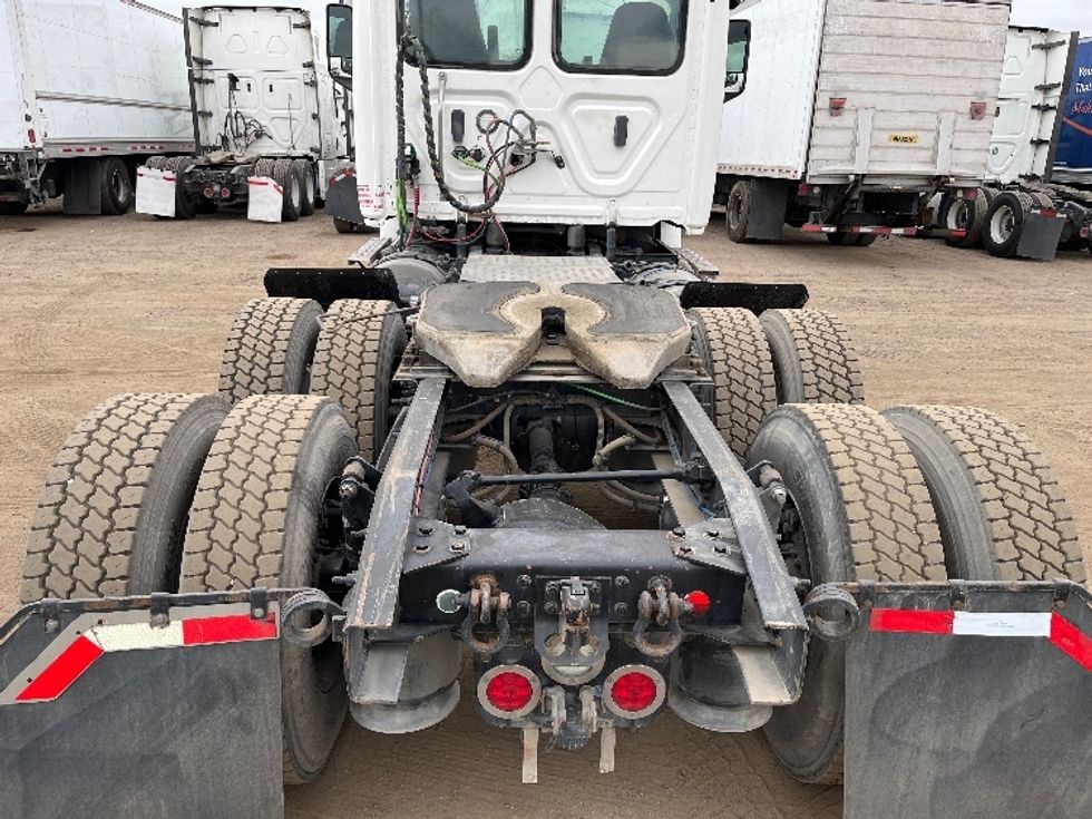 Day Cab Tractor-Heavy Duty Tractors-Freightliner-2020-T12664ST-Fontana-CA-322,907\n\t\tmiles-$ 60,500 - Image 7