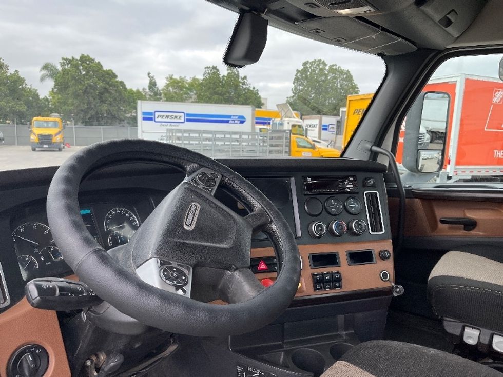 Day Cab Tractor-Heavy Duty Tractors-Freightliner-2020-T12664ST-Fontana-CA-328,671\n\t\tmiles-$ 60,250 - Image 10