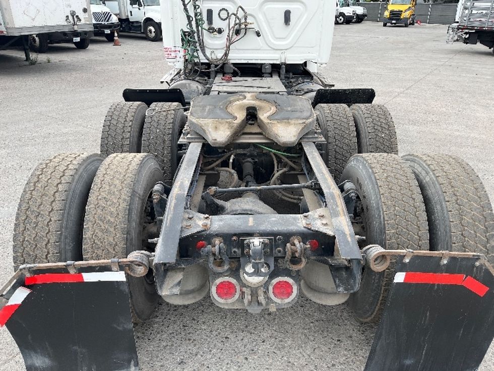 Day Cab Tractor-Heavy Duty Tractors-Freightliner-2020-T12664ST-Fontana-CA-328,671\n\t\tmiles-$ 60,250 - Image 6