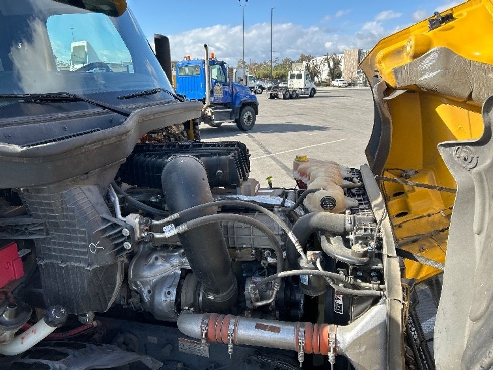 Day Cab Tractor-Heavy Duty Tractors-Freightliner-2020-T12664ST-Fontana-CA-331,709\n\t\tmiles-$ 61,250 - Image 15