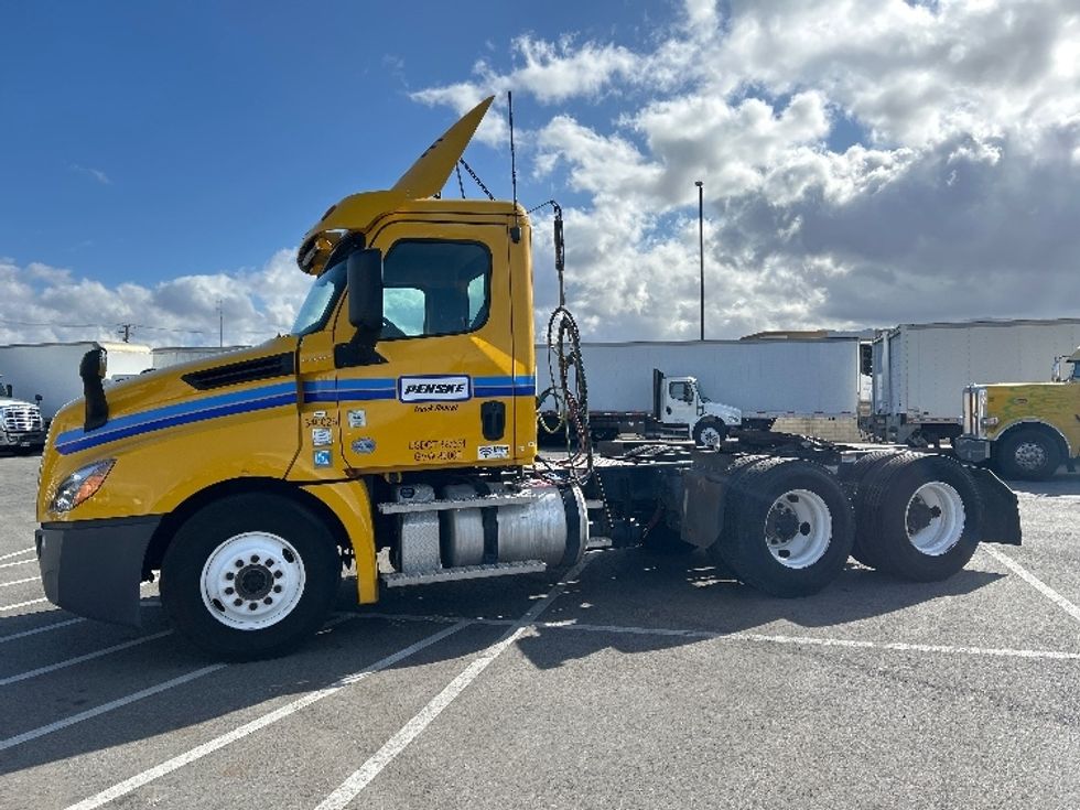 Day Cab Tractor-Heavy Duty Tractors-Freightliner-2020-T12664ST-Fontana-CA-331,709\n\t\tmiles-$ 61,250 - Image 4