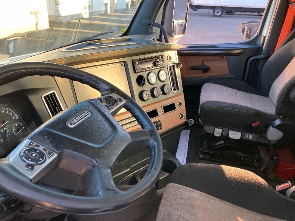 Day Cab Tractor-Heavy Duty Tractors-Freightliner-2020-T12664ST-Fontana-CA-331,811\n\t\tmiles-$ 60,000 - Image 10