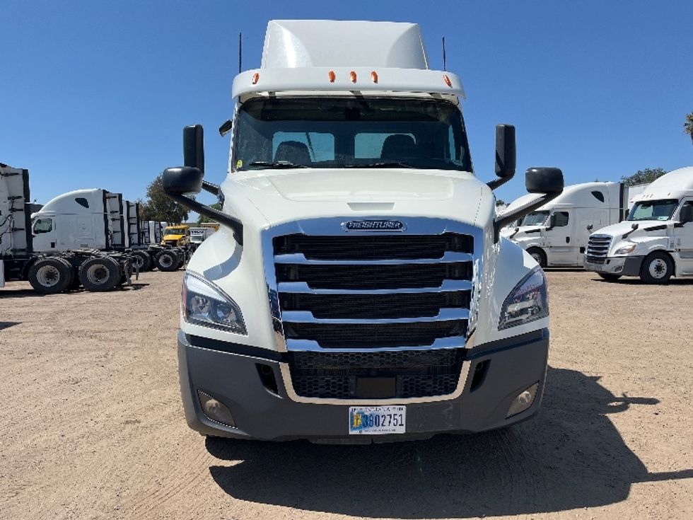 Day Cab Tractor-Heavy Duty Tractors-Freightliner-2020-T12664ST-Fontana-CA-331,811\n\t\tmiles-$ 60,000 - Image 2