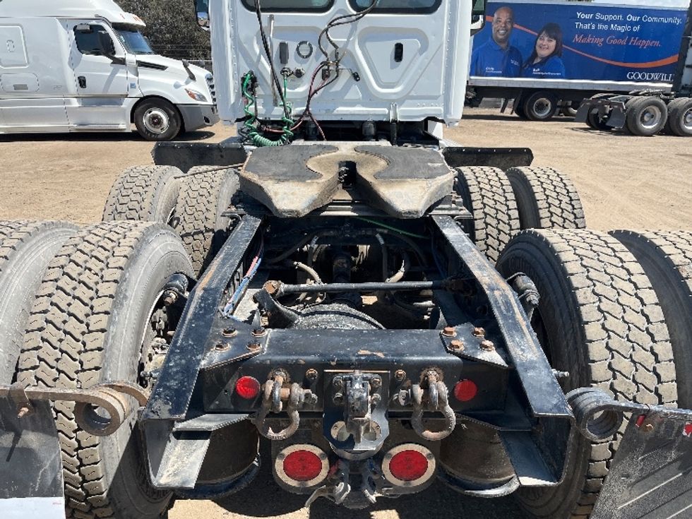 Day Cab Tractor-Heavy Duty Tractors-Freightliner-2020-T12664ST-Fontana-CA-331,811\n\t\tmiles-$ 60,000 - Image 6