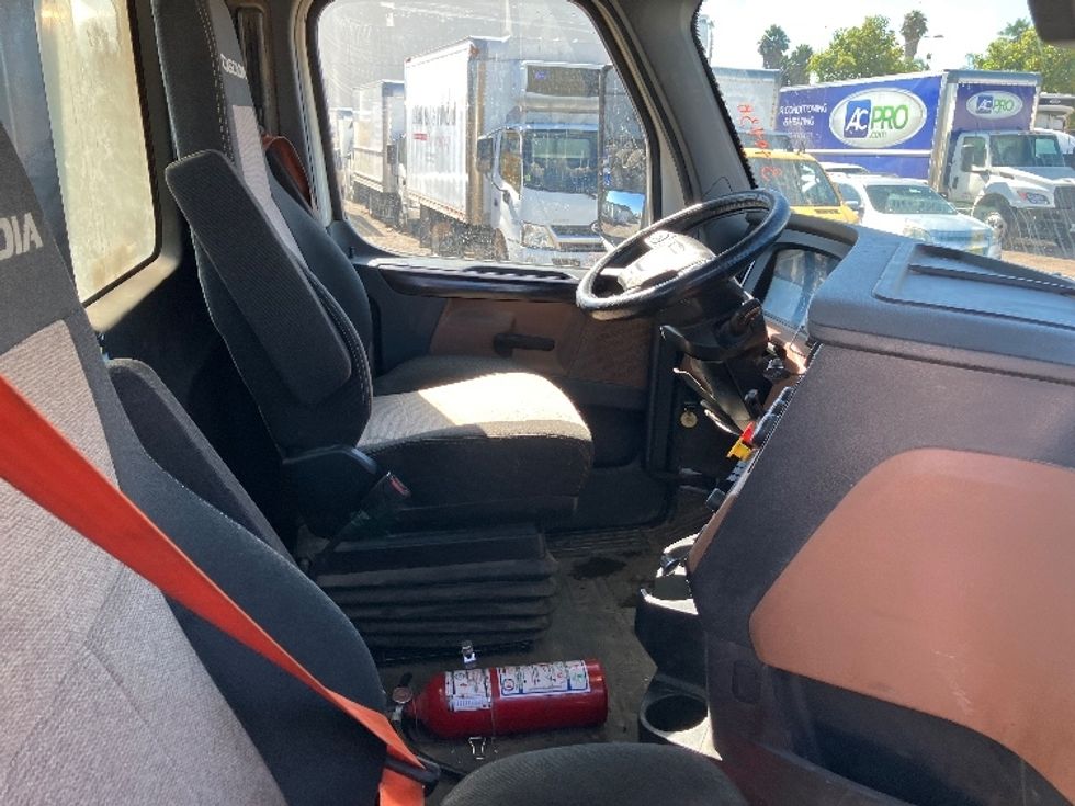 Day Cab Tractor-Heavy Duty Tractors-Freightliner-2020-T12664ST-Fontana-CA-335,899\n\t\tmiles-$ 59,750 - Image 14