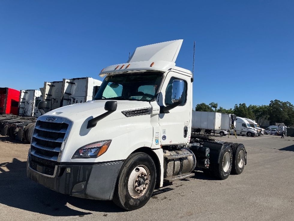 Day Cab Tractor-Heavy Duty Tractors-Freightliner-2020-T12664ST-Fontana-CA-335,899\n\t\tmiles-$ 59,750 - Image 3