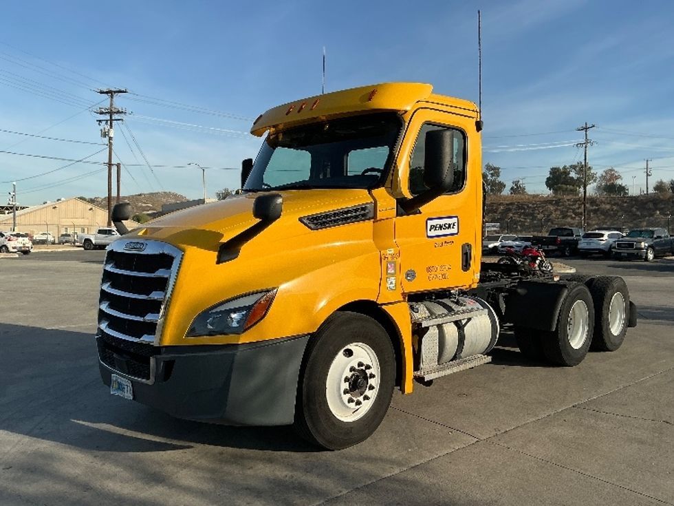 Day Cab Tractor-Heavy Duty Tractors-Freightliner-2020-T12664ST-Fontana-CA-337,756\n\t\tmiles-$ 67,750 - Image 3
