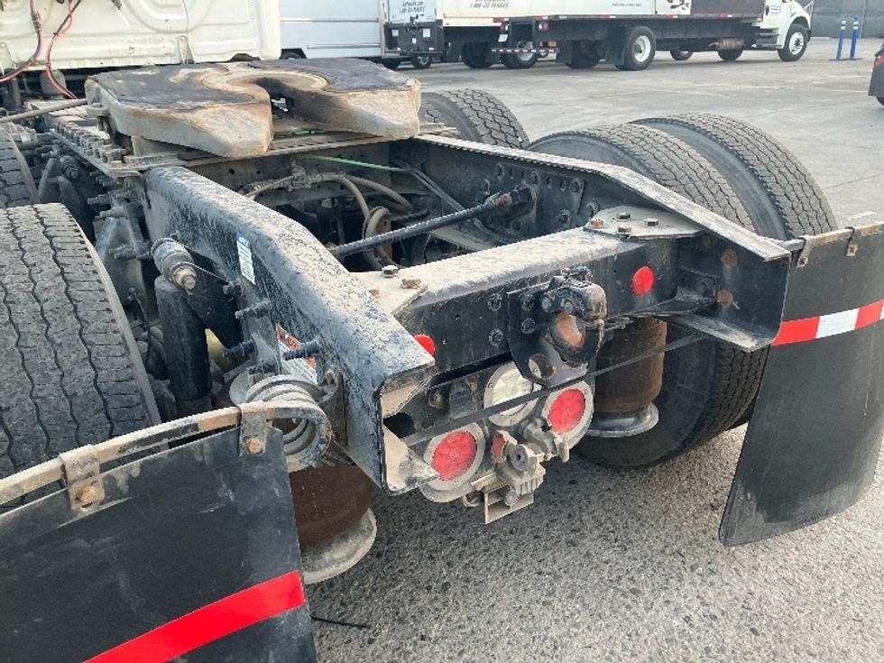 Day Cab Tractor-Heavy Duty Tractors-Freightliner-2020-T12664ST-Fontana-CA-338,579\n\t\tmiles-$ 59,750 - Image 17