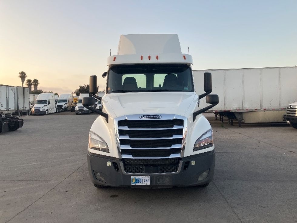 Day Cab Tractor-Heavy Duty Tractors-Freightliner-2020-T12664ST-Fontana-CA-338,579\n\t\tmiles-$ 59,750 - Image 2