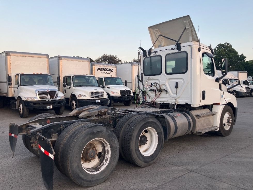 Day Cab Tractor-Heavy Duty Tractors-Freightliner-2020-T12664ST-Fontana-CA-338,579\n\t\tmiles-$ 59,750 - Image 7