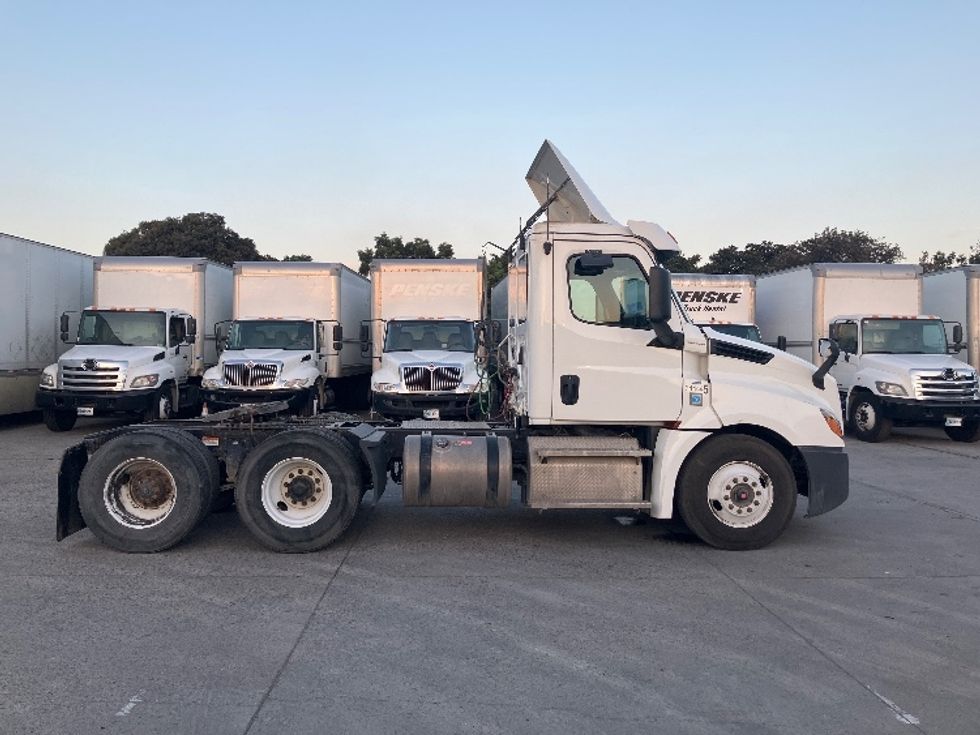 Day Cab Tractor-Heavy Duty Tractors-Freightliner-2020-T12664ST-Fontana-CA-338,579\n\t\tmiles-$ 59,750 - Image 8