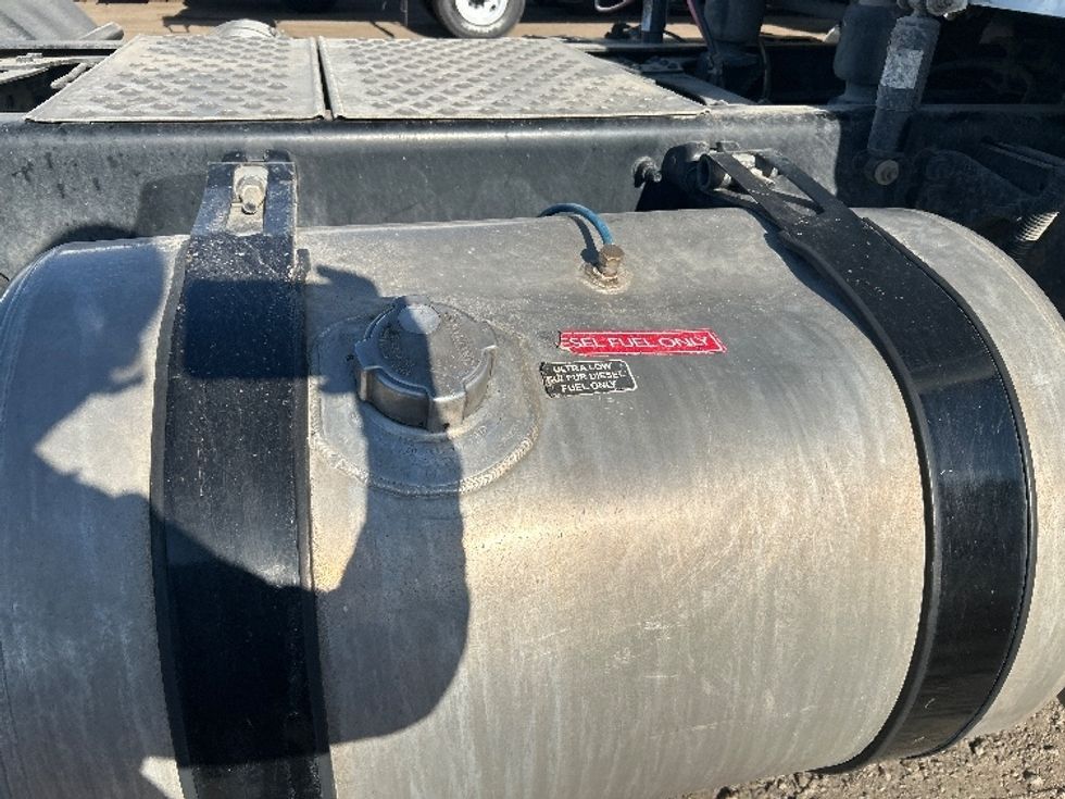 Day Cab Tractor-Heavy Duty Tractors-Freightliner-2020-T12664ST-Fontana-CA-341,030\n\t\tmiles-$ 54,500 - Image 19